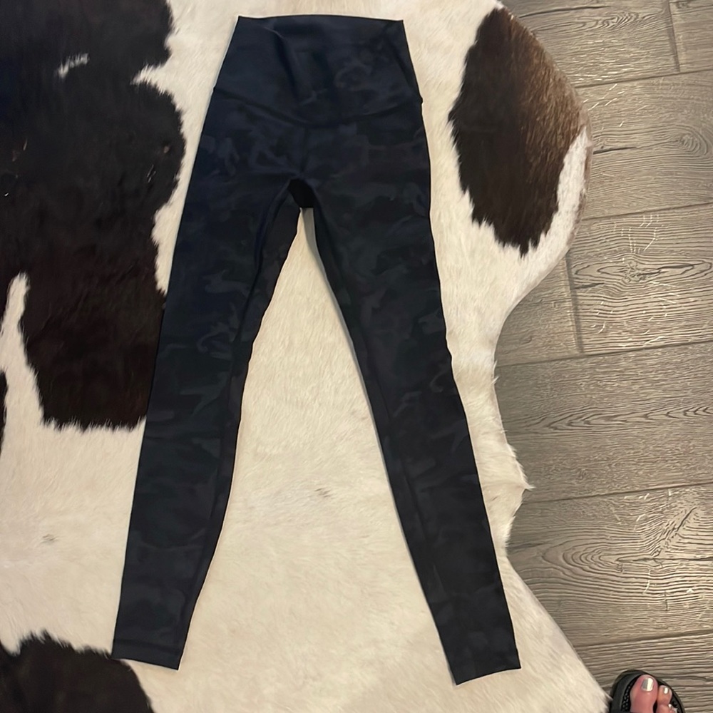 Lululemon Wunder Under High Rise Black Camo Luxtreme 7/8 legging SZ 4 Never Worn